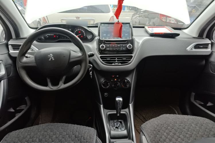 Used Peugeot 2008 2014 1.6L Automatic Trend Edition Center Console