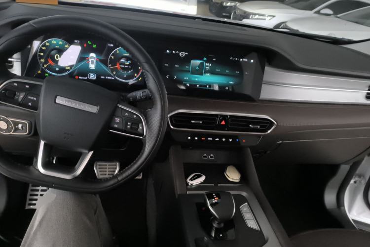 Used JETOUR X90 PLUS 2023 Facelift 1.6TD DCT Villa 7-Seater Center Console