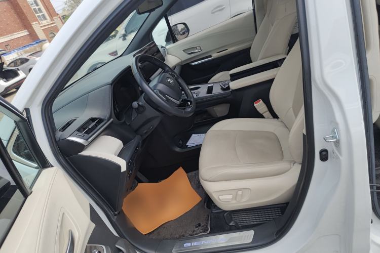 Used Toyota SIENNA 2021 2.5L Hybrid Ultimate Edition Left Front Seat