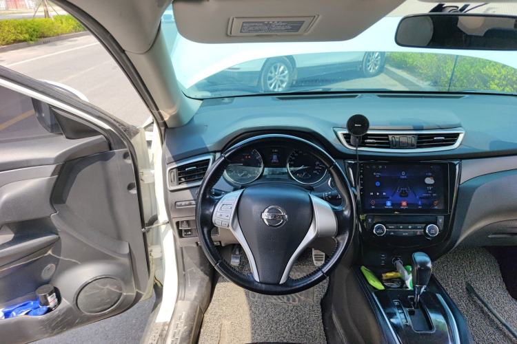 Used Nissan X-Trail 2014 2.0L CVT Comfort Edition 2WD Steering Wheel