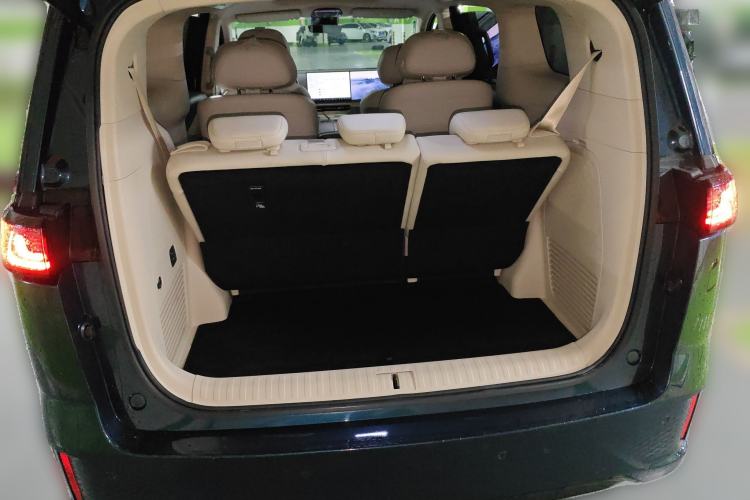 Used VOYAH Dream 2025 PHEV Four-Wheel Drive Excellence Kunpeng Edition
