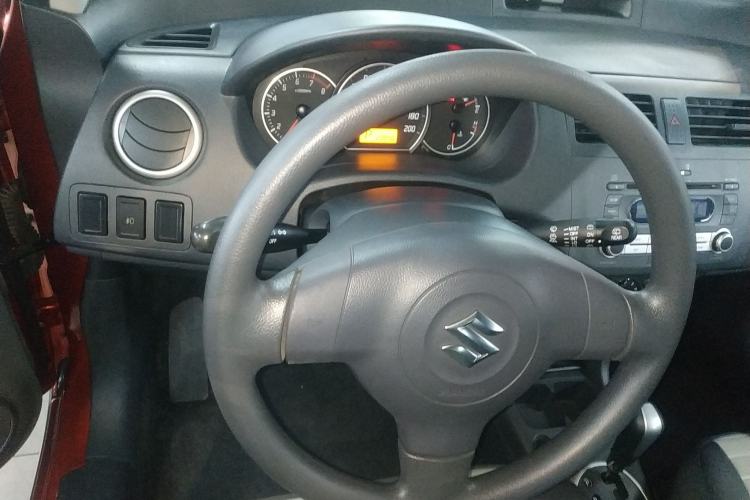 Used Suzuki Swift 2014 1.5L Automatic Fashion Edition Steering Wheel
