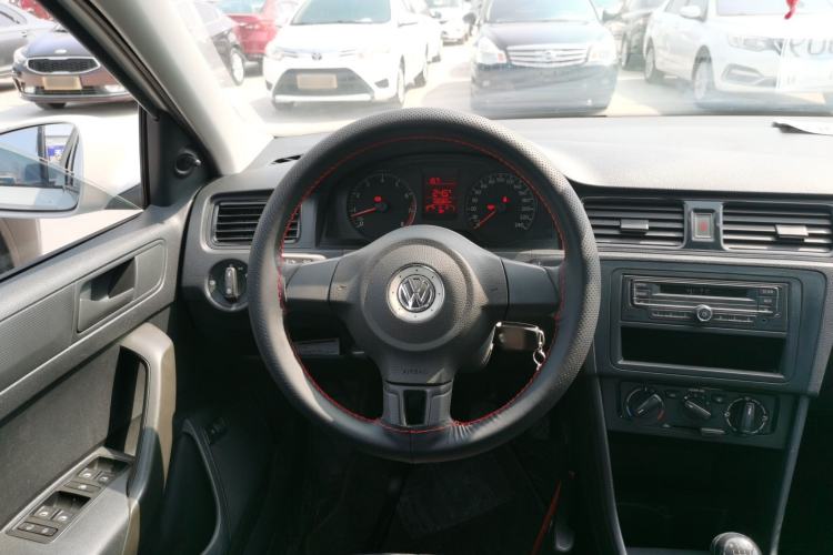 Used Volkswagen Santana 2015 1.6L Manual Fashion Edition Steering Wheel
