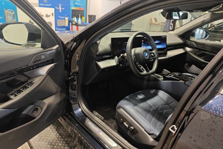 Used BMW i5 2024 eDrive 35L Luxury Model with M Sport Package
