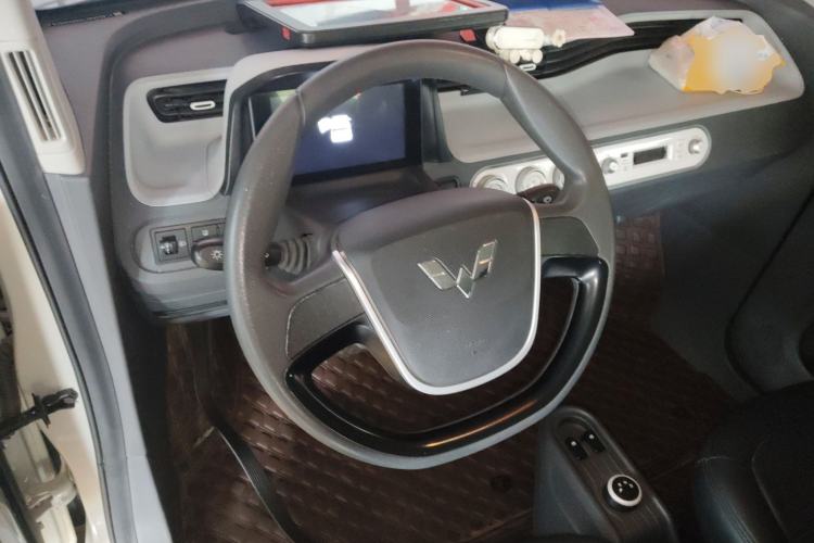 Used Wuling Hongguang MINIEV 2022 Macaron Premium Model – Lithium Iron Phosphate Steering Wheel