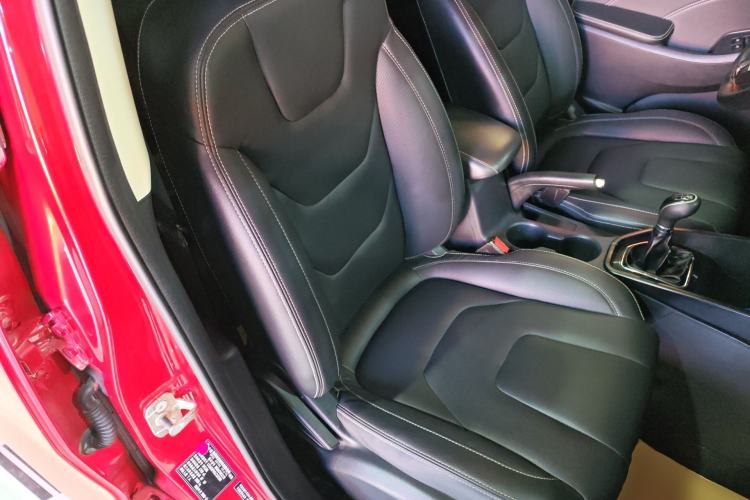 Used Dongfeng Fengon 580 2021 Revised ☆ Star Edition 1.8L Manual Elite Version Right Front Seat