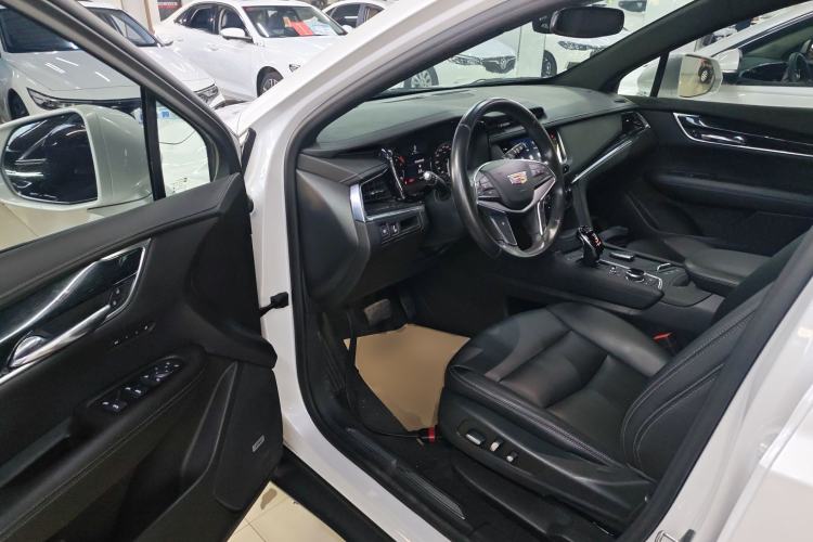 Used Cadillac XT5 2021 28T Luxury Model Driver Seat