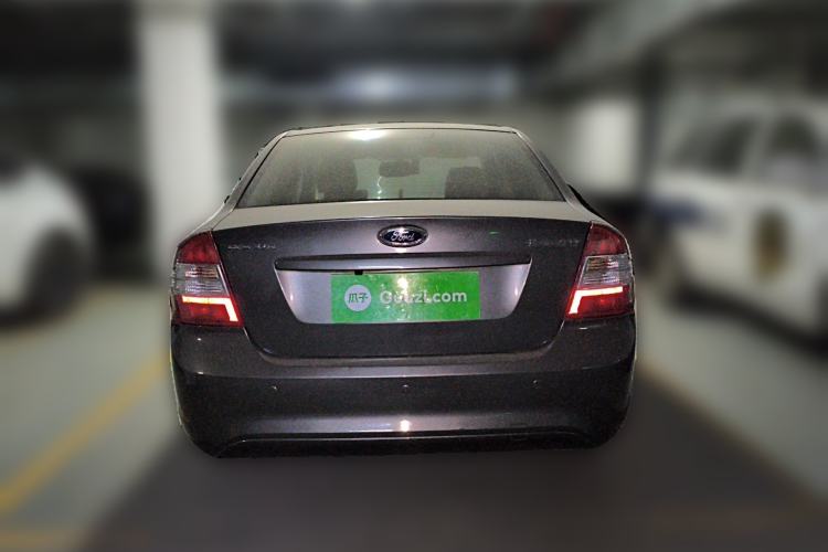 Used Ford Focus 2013 Sedan Classic 1.8L Automatic Fashion Edition