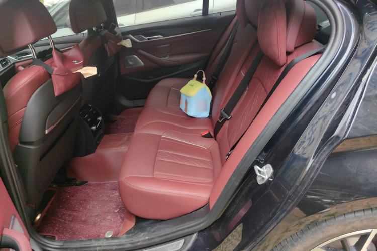 Used BMW 5 Series 2022 Second Facelift 530Li Luxury Version M Sport Package Left Rear Seat