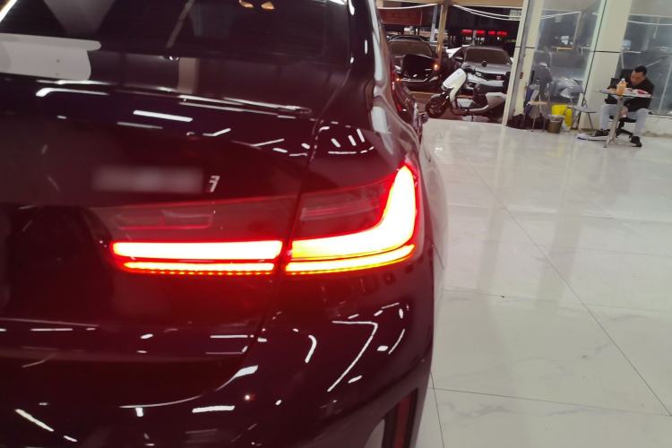 Used BMW 3 Series 2023 325i M Sport Night Edition Package Exterior 3