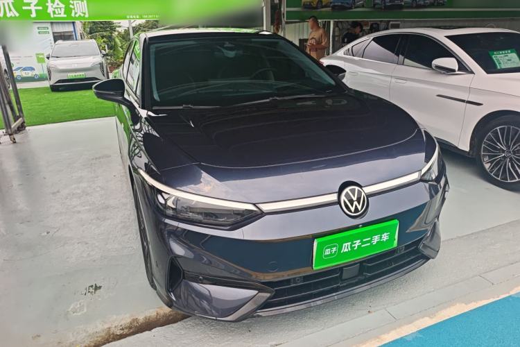 Used Volkswagen ID.7 VIZZION 2024 PRO Model Front Right 45 Deg