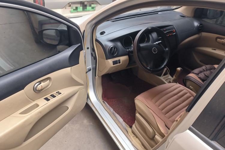 Used Nissan Livina 2013 1.6XE Manual Comfort Edition
