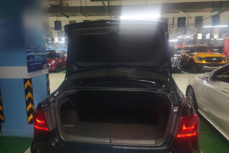 Used Volkswagen Magotan 2016 1.8TSI Smart Enjoyment Leading Model Trunk