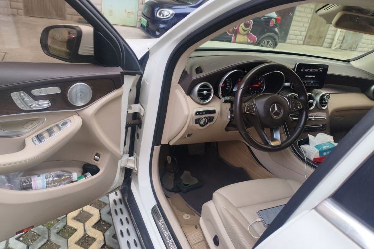 Used Mercedes-Benz GLC 2016 GLC 300 4MATIC Dynamic Model