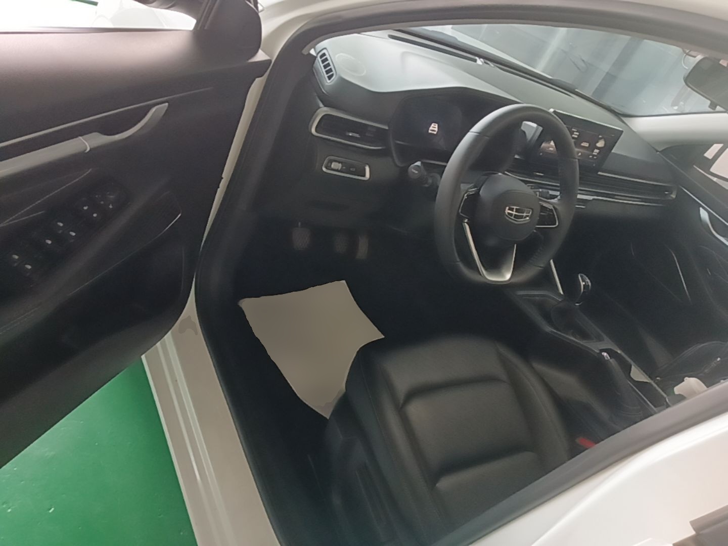 Geely Auto Emgrand 2022 4th Generation 1.5L Manual Luxury Model — снимка 18