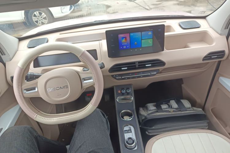 Used Geely Galaxy Panda 2023 Panda Mini 200km Endurance Bear
