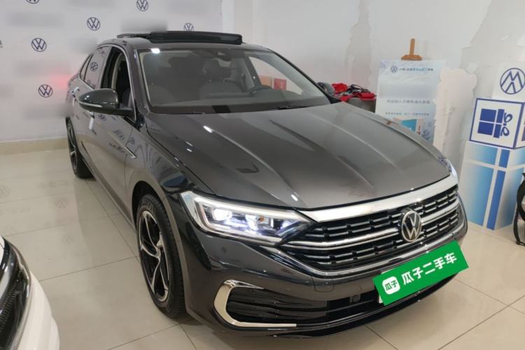 Used Volkswagen Sagitar 2025 300TSI DSG Excellence Edition Front Right 45 Deg