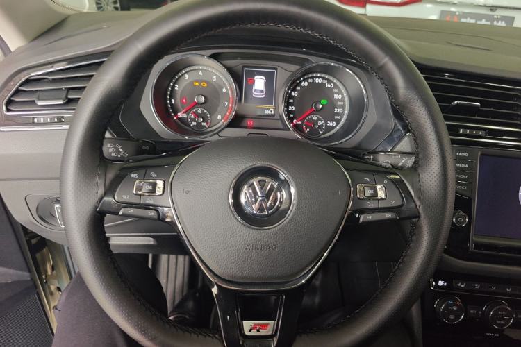 Used Volkswagen Tiguan L 2018 330TSI Automatic Two-Wheel Drive Luxury Edition
