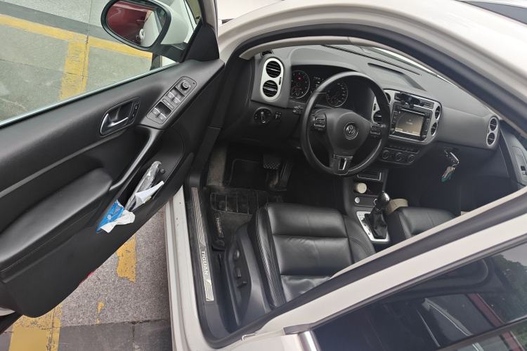 Used Volkswagen Tiguan 2015 1.8TSI Automatic All-Wheel-Drive Luxury Model Driver Seat