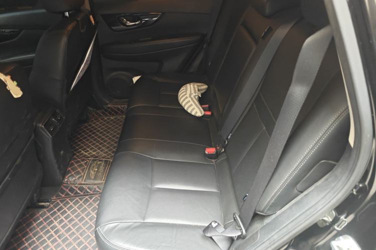 Used Nissan X-Trail 2019 2.0L CVT Comfort Edition 2WD Interior 4