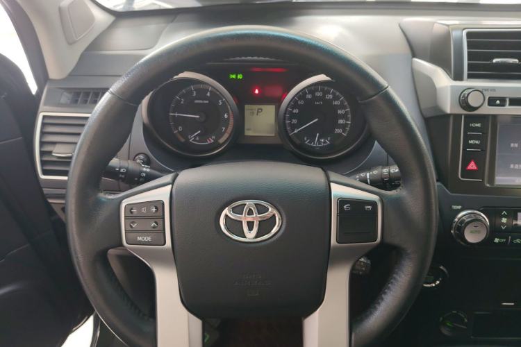 Used Toyota Prado 2016 2.7L Automatic Standard Edition Center Console