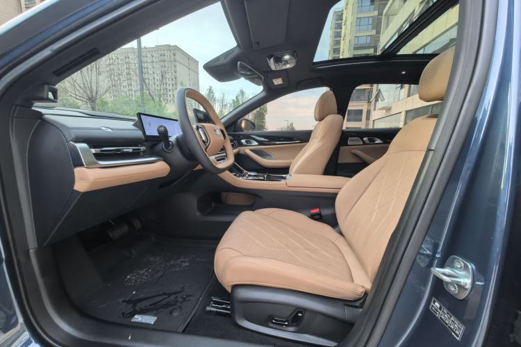 Used Geely Galaxy A7 2025 Model EM-i 150km Starship Edition Interior 2