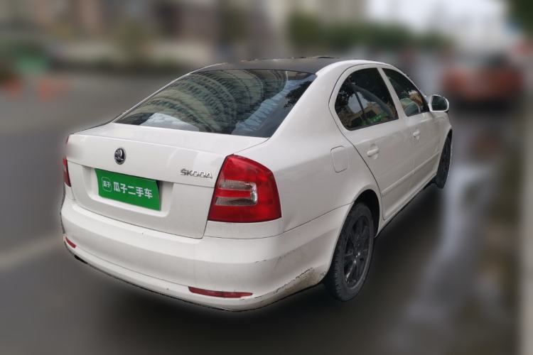 Used Skoda Octavia 2015 Classic Model 1.6L Manual Eado Version
