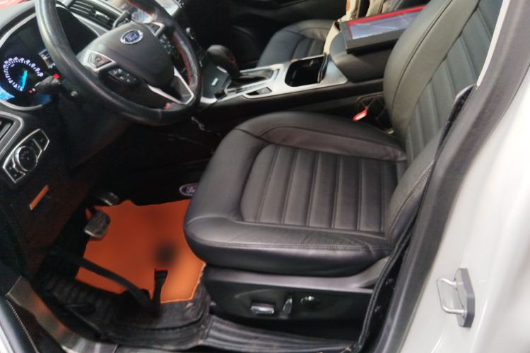 Used Ford Edge 2015 2.0T GTDi Two-Wheel-Drive High-Line Version