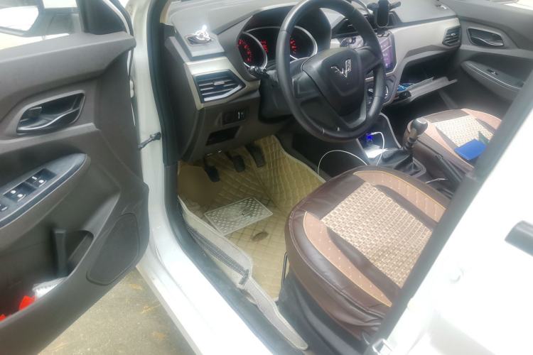 Used Wuling Hongguang 2019 1.5L S Standard Version China VI LAR
