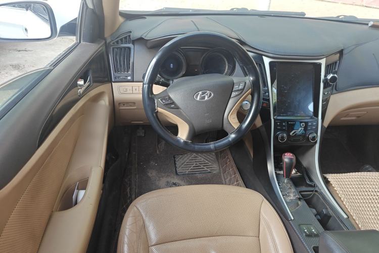 Used Hyundai Sonata 2011 2.0L Automatic Supreme Edition Steering Wheel