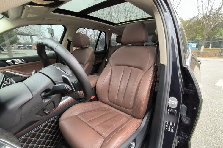 Used BMW X5 2021 xDrive40i Luxury Model with M Sport Package Interior 2