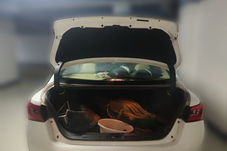 Used Zotye Z300 2016 New Vision 1.5L Manual Entry-Level Model Trunk