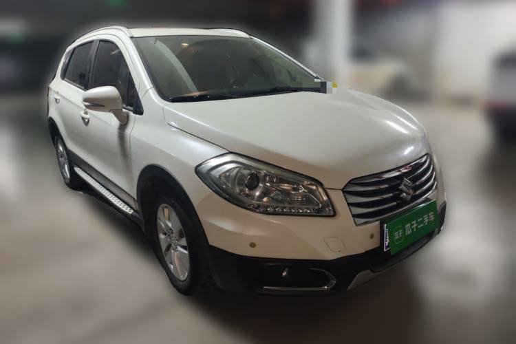 Used Suzuki S-Cross 2015 1.6L CVT Two-Wheel Drive Elite Version Front Right 45 Deg