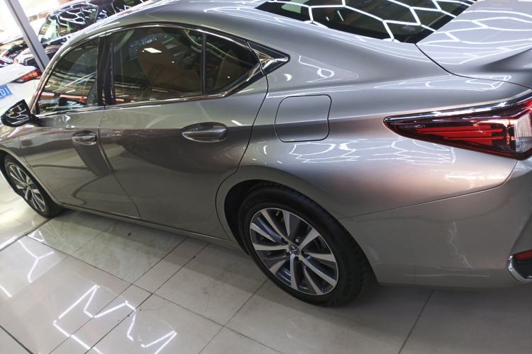 Used Lexus ES 2018 260 Excellence Edition China V Standard