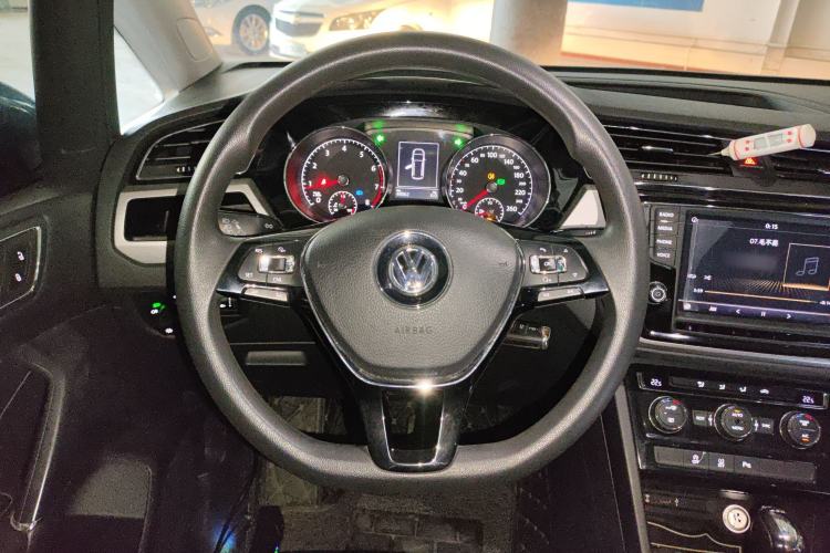 Used Volkswagen Touran 2018 Volkswagen Touran L 280TSI DSG Comfort Edition 7 Seats China V Emission Standard Steering Wheel