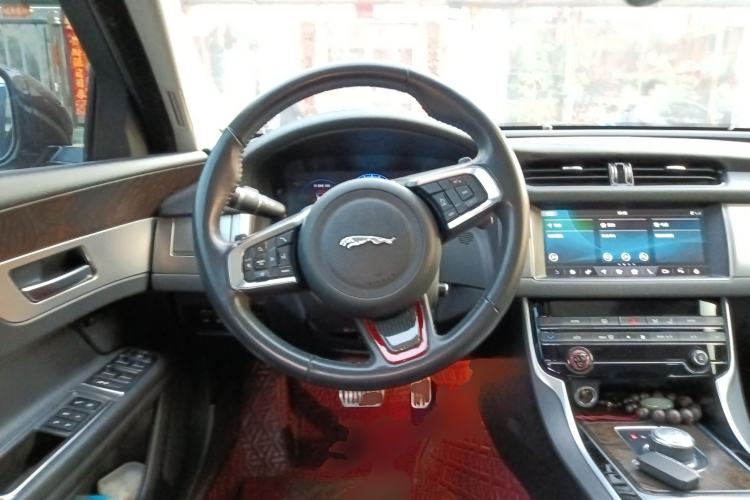 Used Jaguar XFL 2019 XFL 2.0T 250 PS Two-Wheel-Drive Luxury Edition
