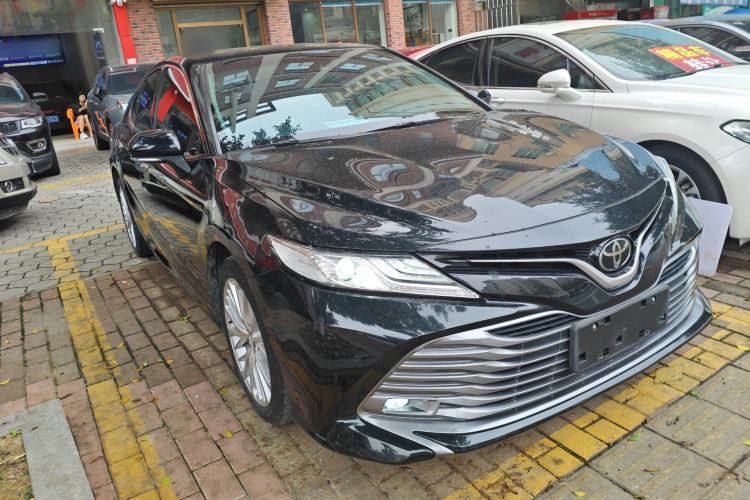 Used Toyota Camry 2019 Revised Version 2.5G Luxury Edition Front Right 45 Deg