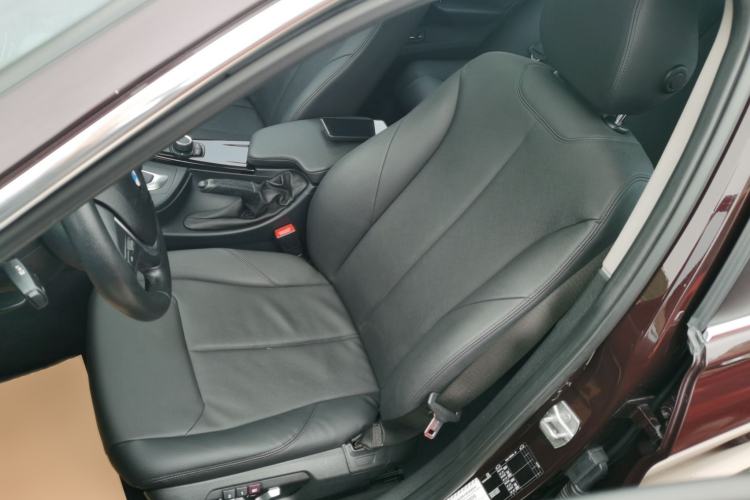 Used BMW 3 Series 2016 320Li Ambition Model
