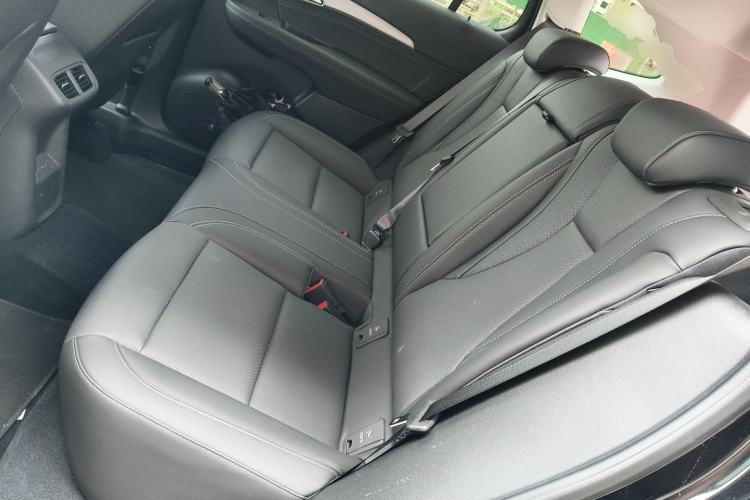 Used Buick Envision 2025 Encore Plus 28T Two-Wheel-Drive Platinum Edition