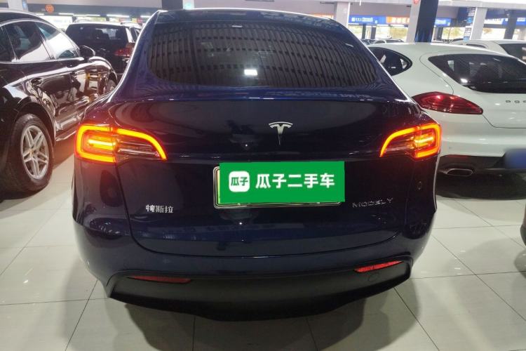 Used Tesla Model Y 2021 Long-Range All-Wheel-Drive Version