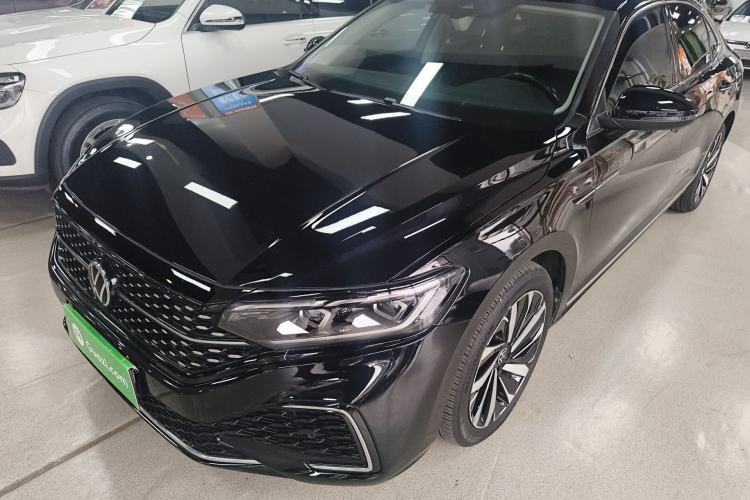 Used Volkswagen Passat 2022 330TSI Starry Luxury Edition