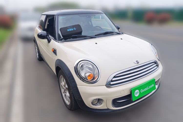 Used MINI 2011 1.6L COOPER Fun Front Right 45 Deg