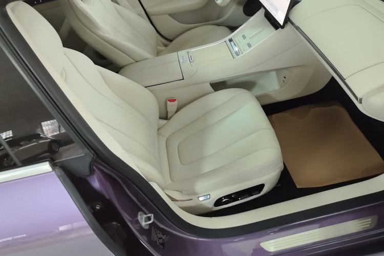 Used Hima Luxeed S7 2025 705 km Max Right Front Seat