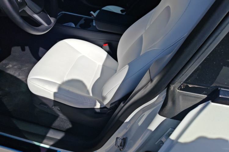 Used Tesla Model Y 2022 Long-Range All-Wheel-Drive Version