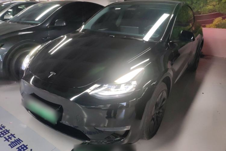 Used Tesla Model Y 2023 Long-Range All-Wheel-Drive Version