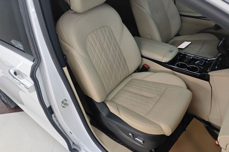 Used Buick GL8 2022 ES Land Cruiser 653T Luxury Model Right Front Seat