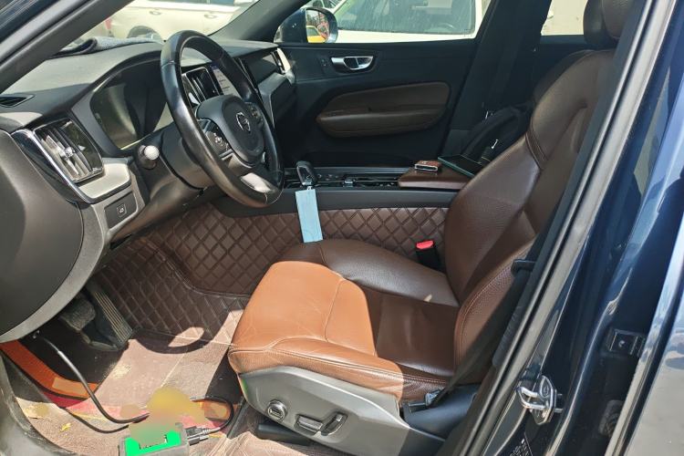 Used Volvo XC60 2023 B5 4x4 Smart Luxury Edition
