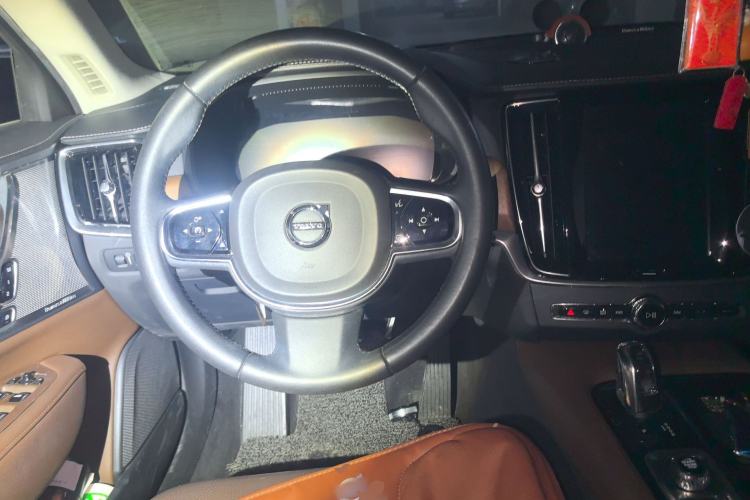 Used Volvo S90 New Energy 2019 T8 E-Drive Hybrid Intelligent Luxury Version China V Standard Steering Wheel