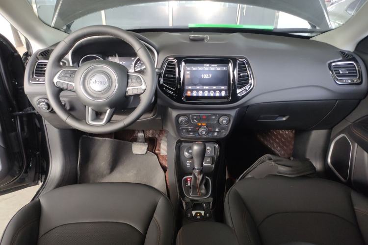 Used Jeep Compass 2020 220T Automatic Four-Wheel Drive Elite Edition Center Console