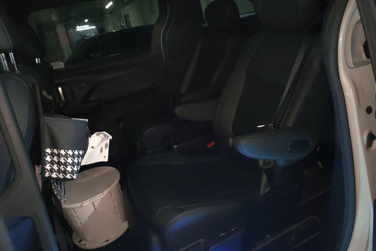 Used Toyota SIENNA 2021 2.5L Hybrid Platinum Edition Left Rear Seat